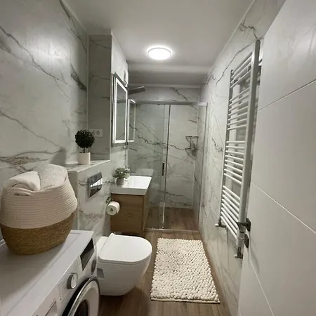 Malachite Urban Gem - Skyline Terrace Oasis