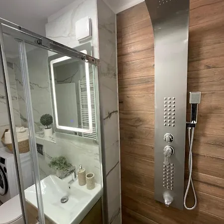 Malachite Urban Gem - Skyline Terrace Oasis