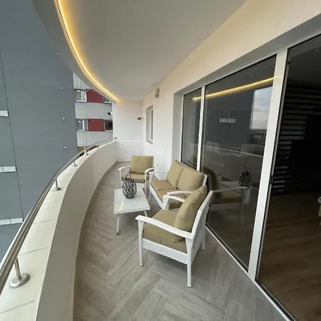 Malachite Urban Gem - Skyline Terrace Oasis *