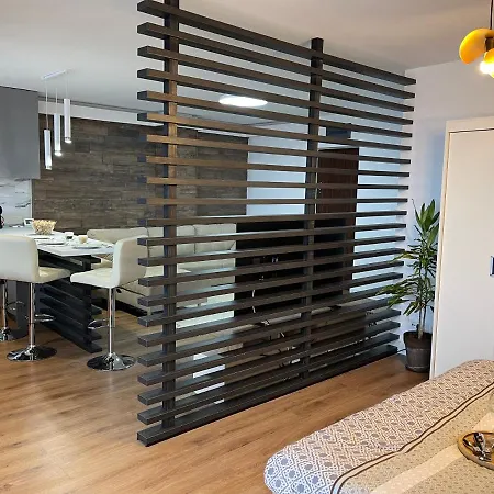 Malachite Urban Gem - Skyline Terrace Oasis Daire