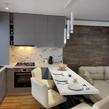 Malachite Urban Gem - Skyline Terrace Oasis * Bükreş