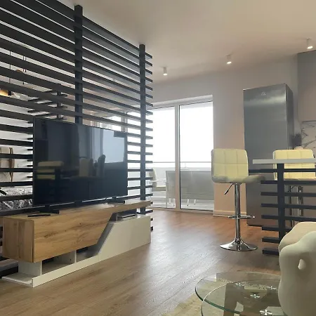 Malachite Urban Gem - Skyline Terrace Oasis * Bükreş