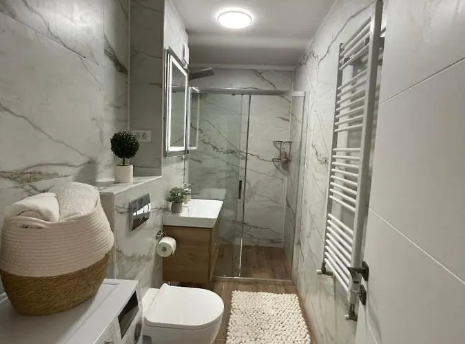 Malachite Urban Gem - Skyline Terrace Oasis