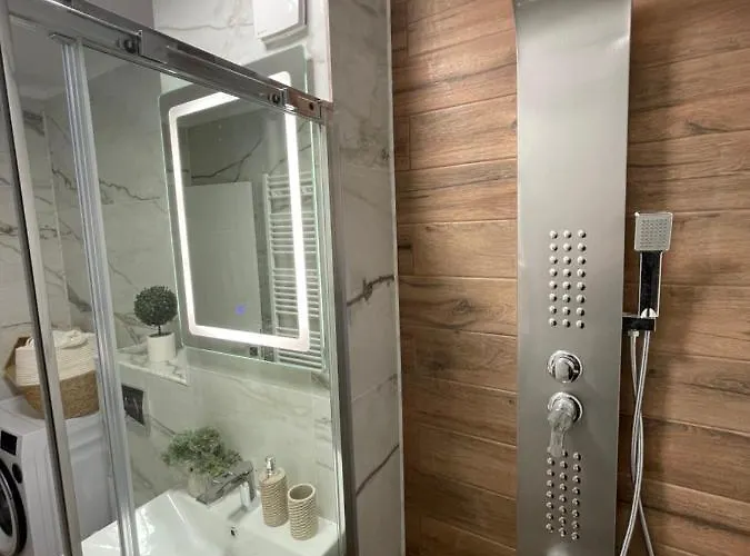 Malachite Urban Gem - Skyline Terrace Oasis