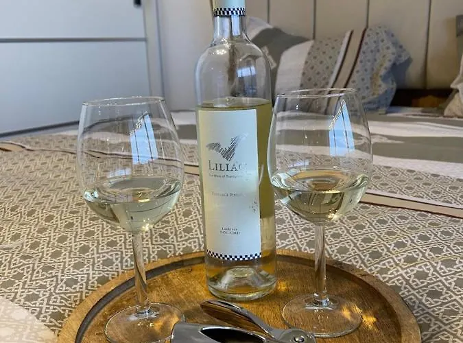 Malachite Urban Gem - Skyline Terrace Oasis *