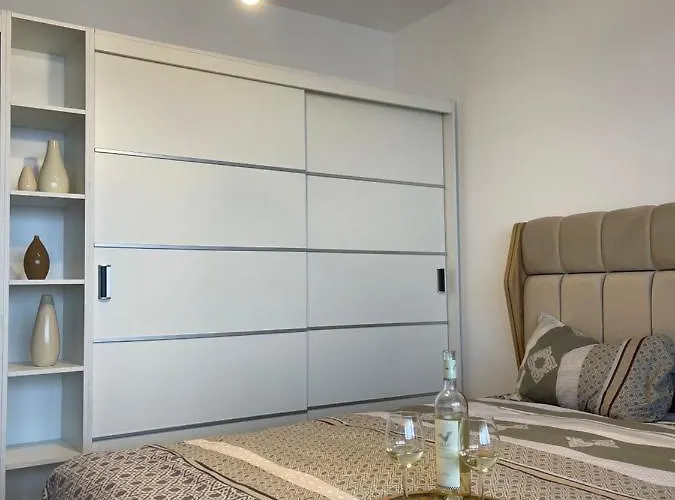 Malachite Urban Gem - Skyline Terrace Oasis