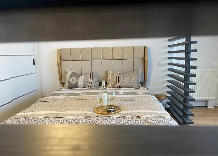 Malachite Urban Gem - Skyline Terrace Oasis Apartament Bucureşti