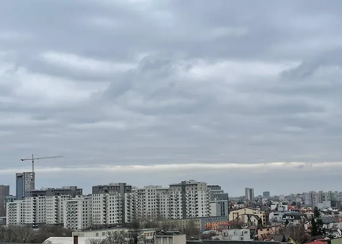 Malachite Urban Gem - Skyline Terrace Oasis *