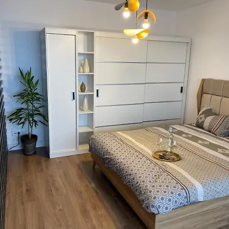 Malachite Urban Gem - Skyline Terrace Oasis * Bucareste