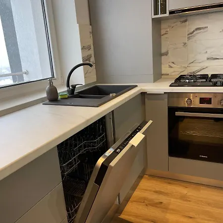 Apartamento Malachite Urban Gem - Skyline Terrace Oasis