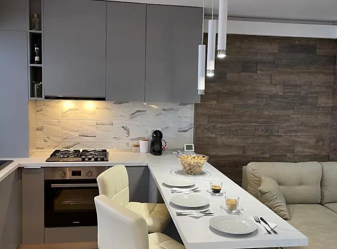 Malachite Urban Gem - Skyline Terrace Oasis * Бухарест
