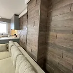 Malachite Urban Gem - Skyline Terrace Oasis 公寓 布加勒斯特