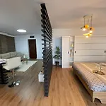Malachite Urban Gem - Skyline Terrace Oasis *