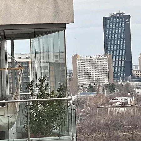 Malachite Urban Gem - Skyline Terrace Oasis דירה