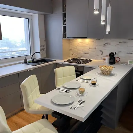Διαμέρισμα Malachite Urban Gem - Skyline Terrace Oasis *