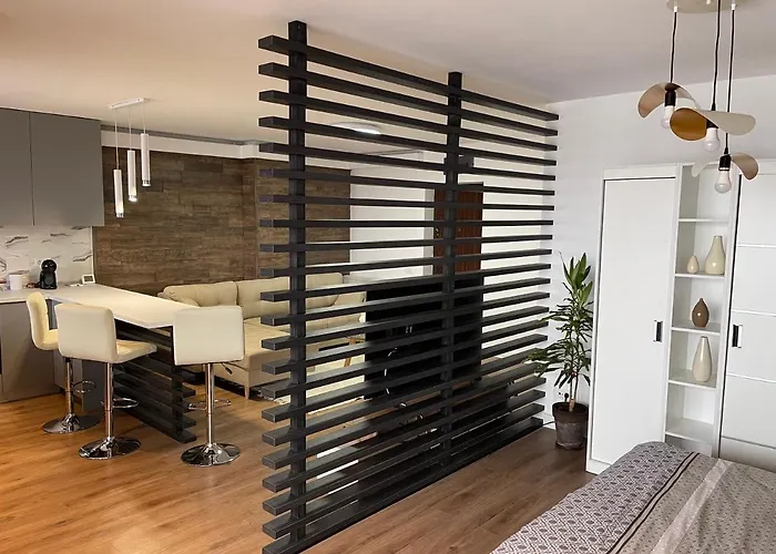 דירה Malachite Urban Gem - Skyline Terrace Oasis