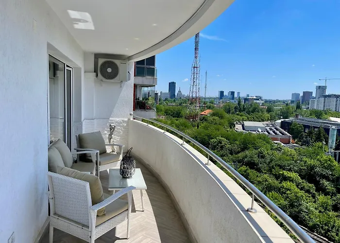 דירה Malachite Urban Gem - Skyline Terrace Oasis