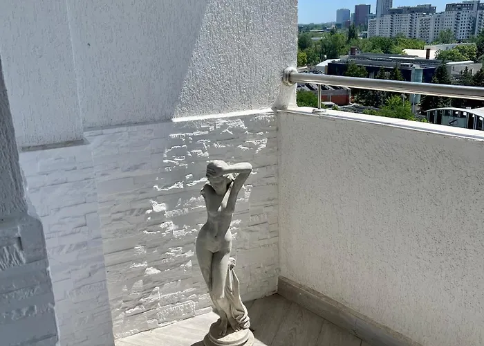 Malachite Urban Gem - Skyline Terrace Oasis דירה *